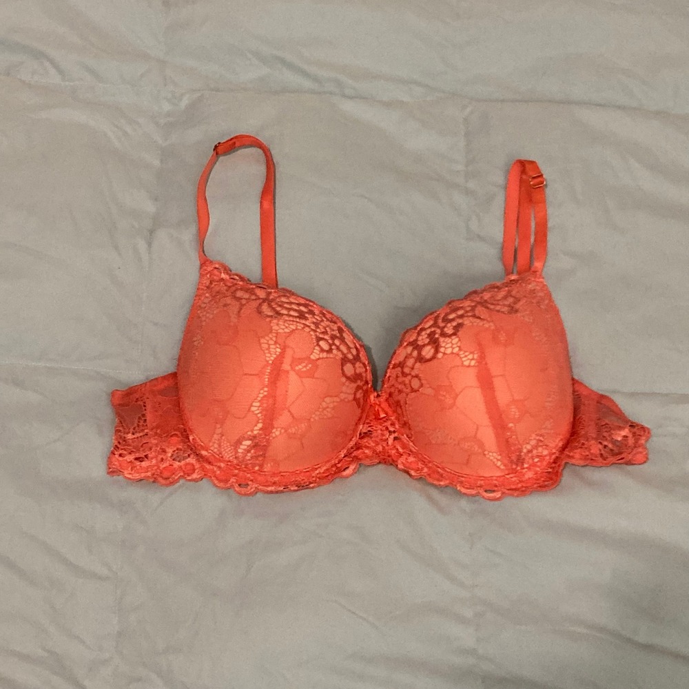 34 B DAMAGED Coral Lace Underwire Push-Up Bra